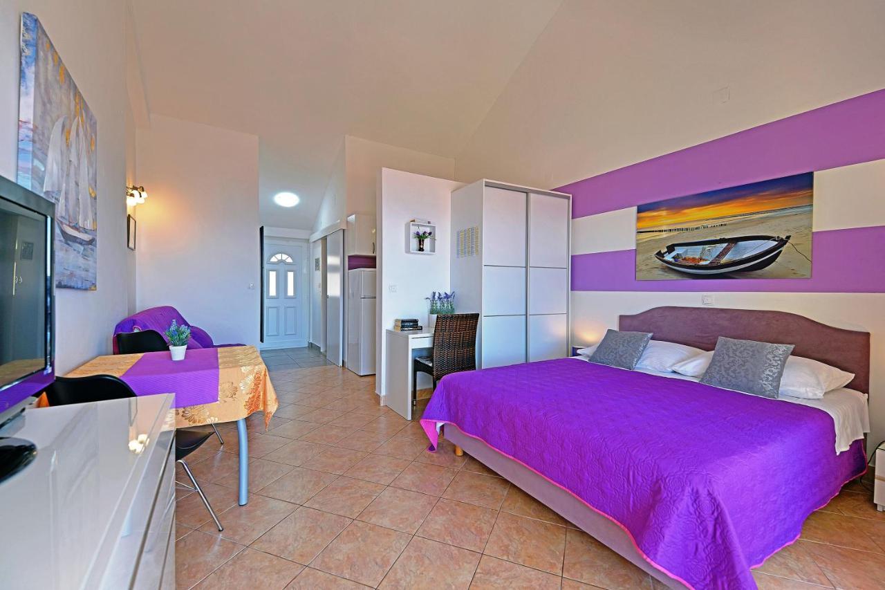 Apartments Tamara Хвар Екстер'єр фото