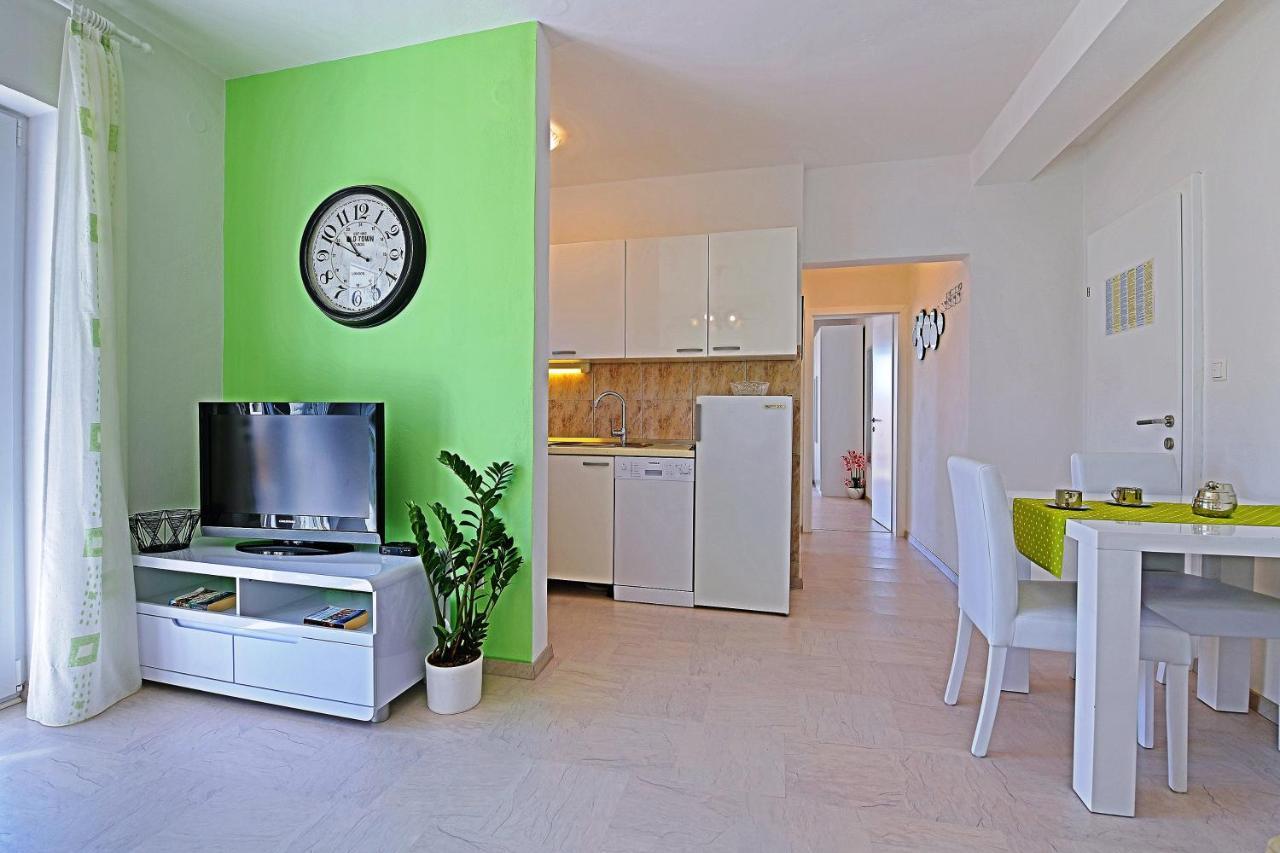 Apartments Tamara Хвар Екстер'єр фото