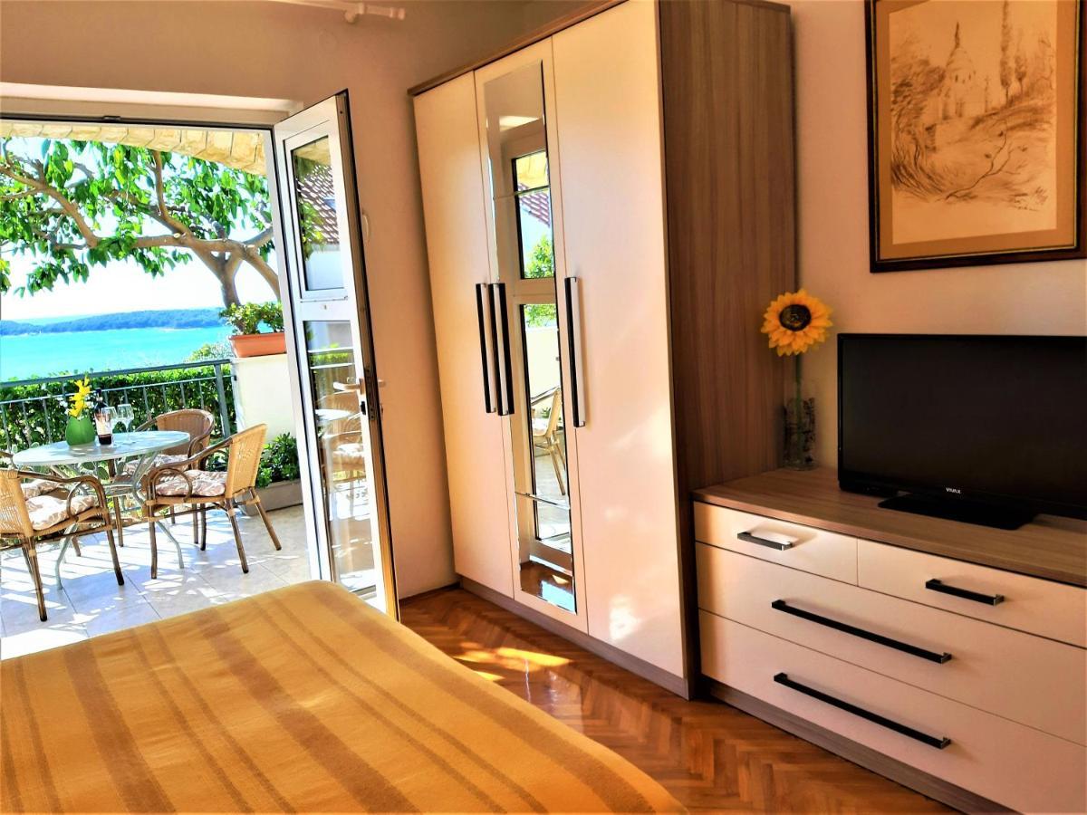 Apartments Tamara Хвар Екстер'єр фото
