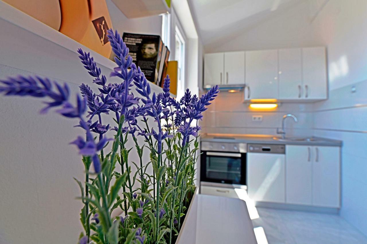 Apartments Tamara Хвар Екстер'єр фото
